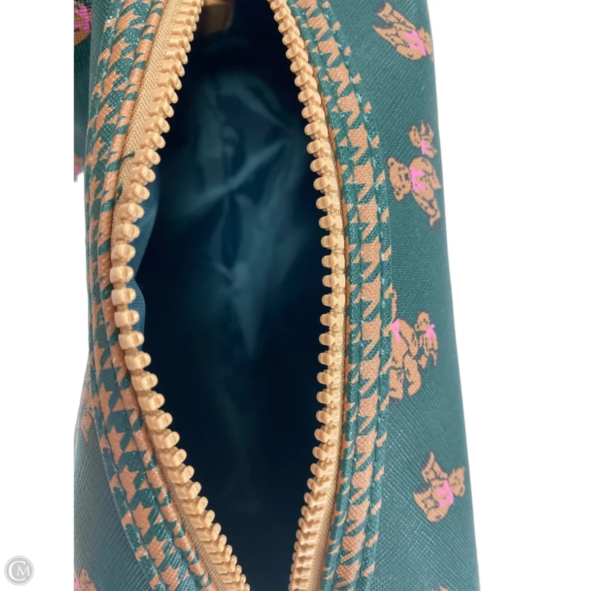 Makeup Bag By Clothes Mentor, Size: Medium