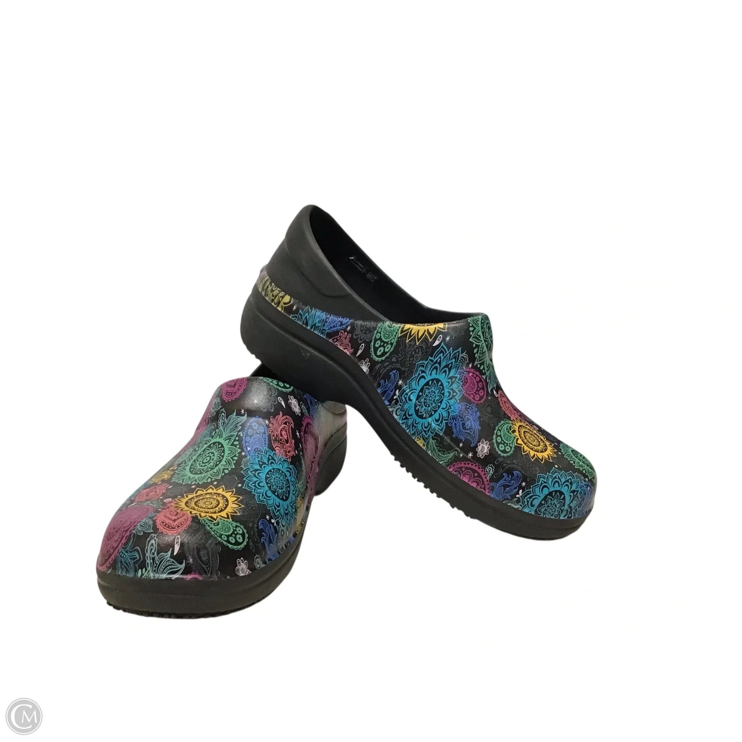 Shoes Flats By Crocs In Floral Print, Size: 9