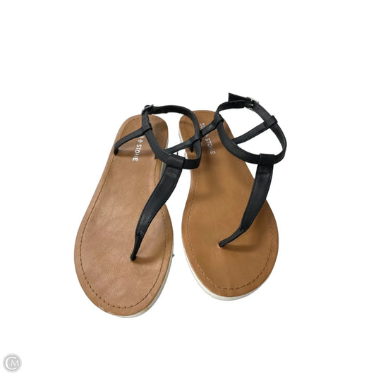 Sandals Flats By Clothes Mentor In Black & Tan, Size: 8