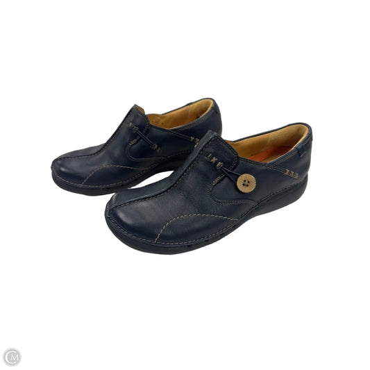 Shoes Flats By Clarks In Navy, Size: 7