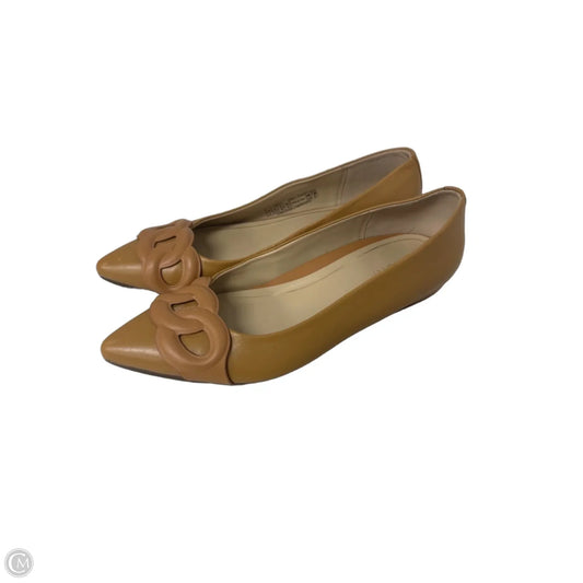 Shoes Flats By Vionic In Beige, Size: 6