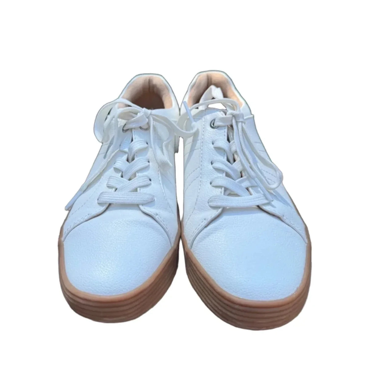 Shoes Sneakers By Clothes Mentor In White, Size: 6.5