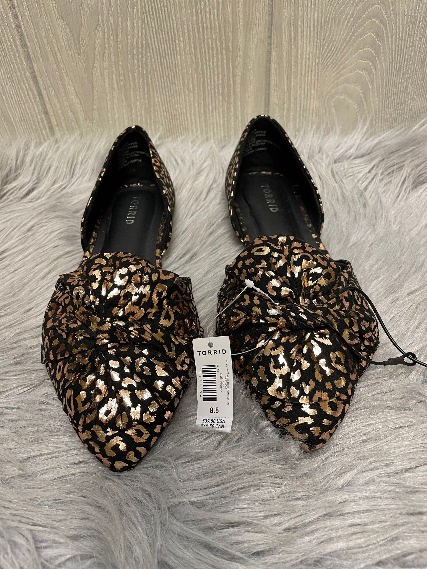 Black & Gold Shoes Flats Torrid, Size 8.5