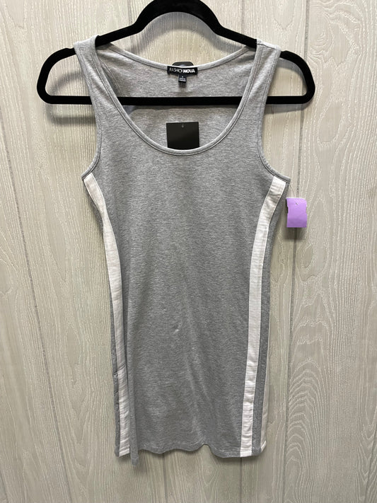 Dress Casual Short By Fashion Nova In Grey & White, Size: S