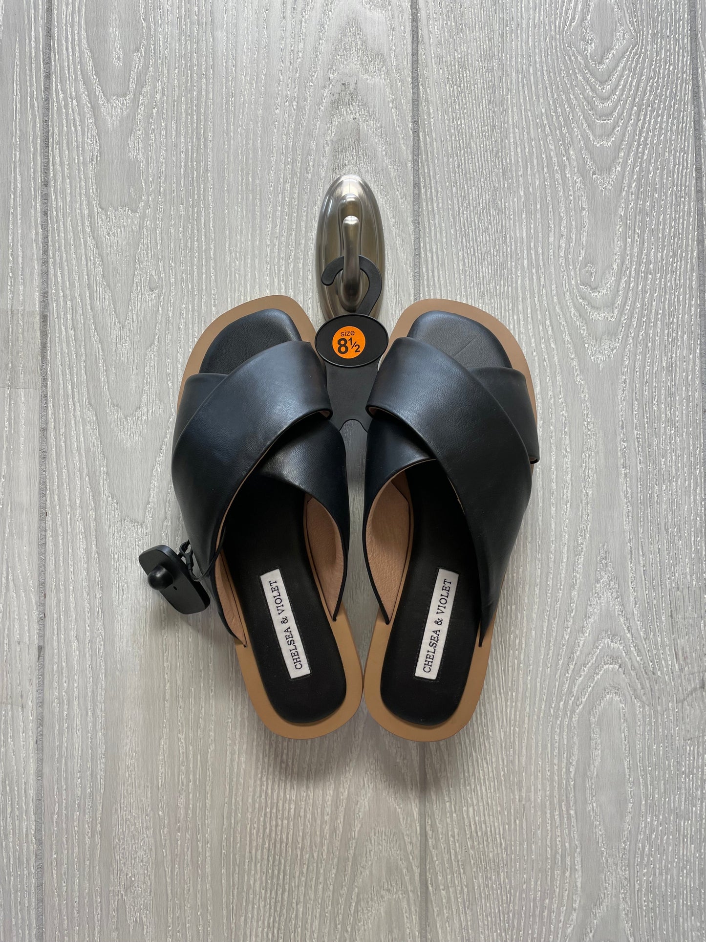 Black Sandals Flats Chelsea And Violet, Size 8.5