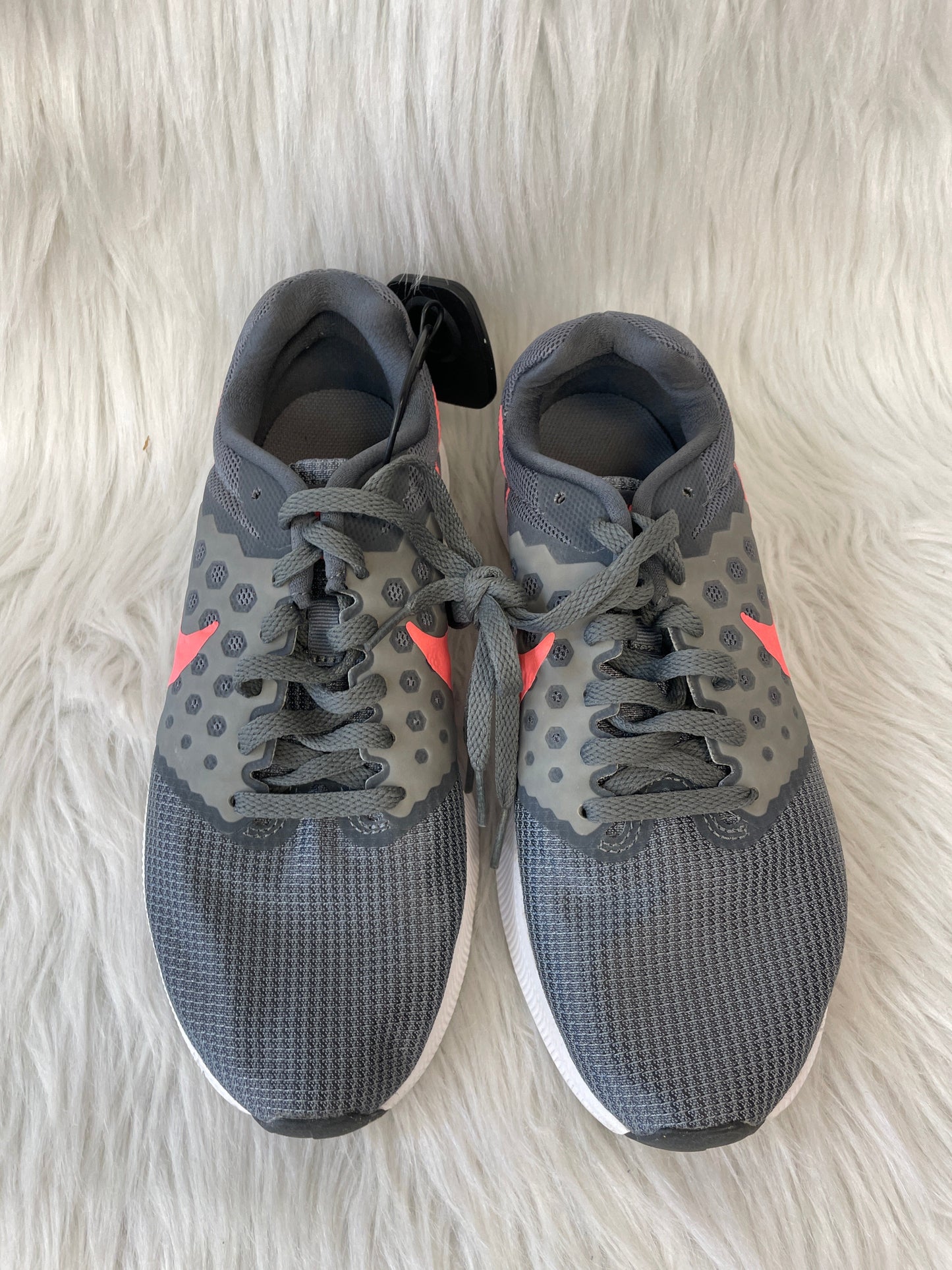 Shoes Athletic By Nike In Grey & Pink, Size: 6.5