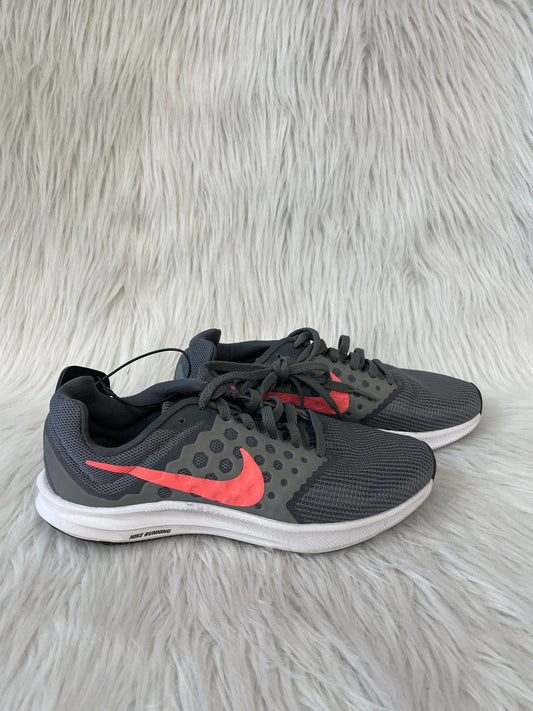 Shoes Athletic By Nike In Grey & Pink, Size: 6.5