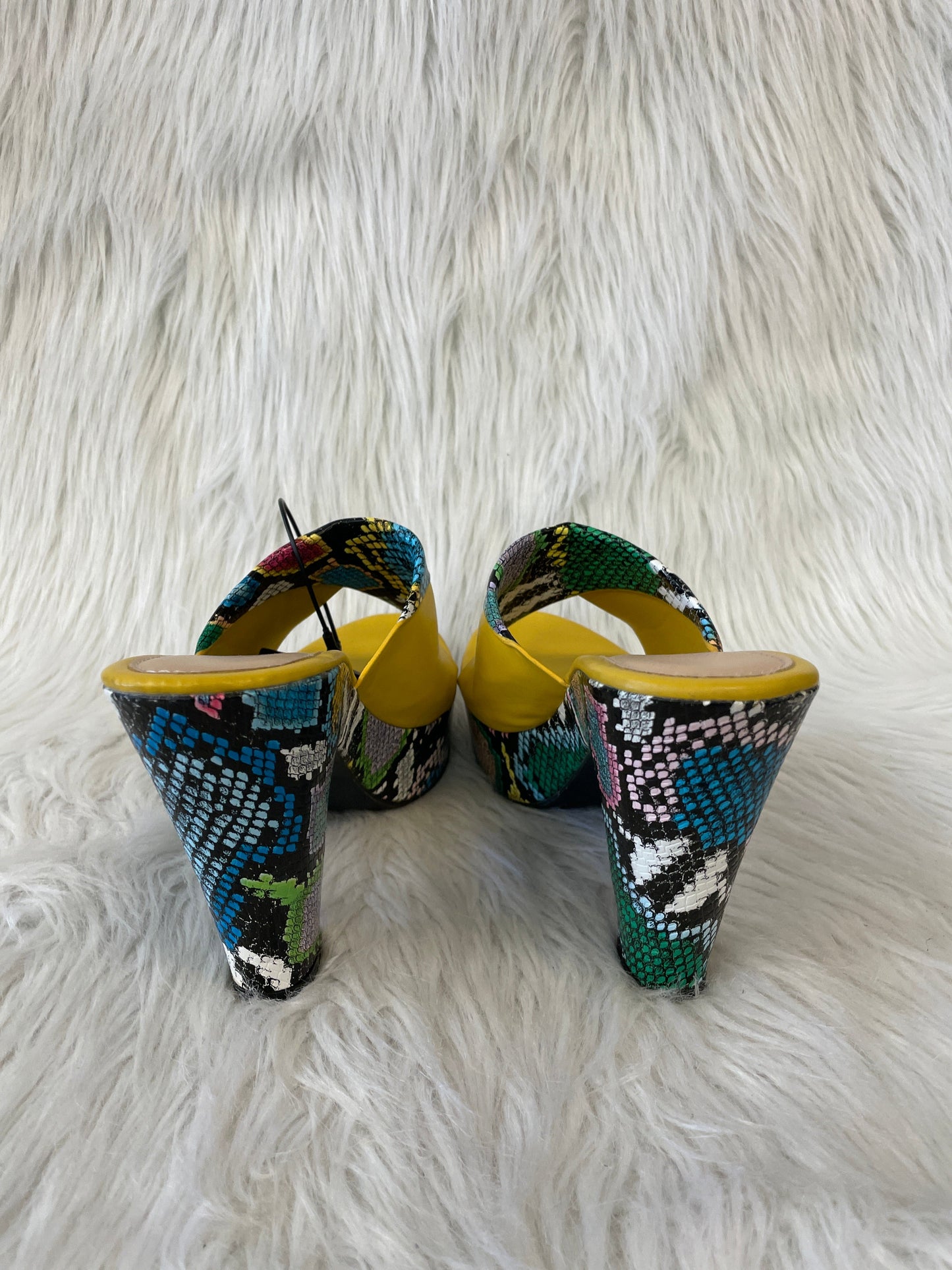 Sandals Heels Block By Clothes Mentor In Multi-colored, Size: 10.5