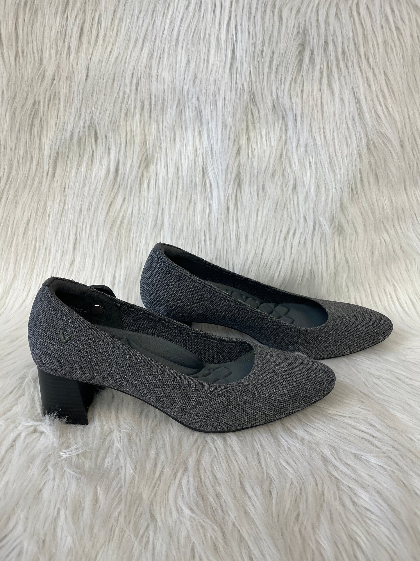 Shoes Heels Block By Clothes Mentor In Grey, Size: 10