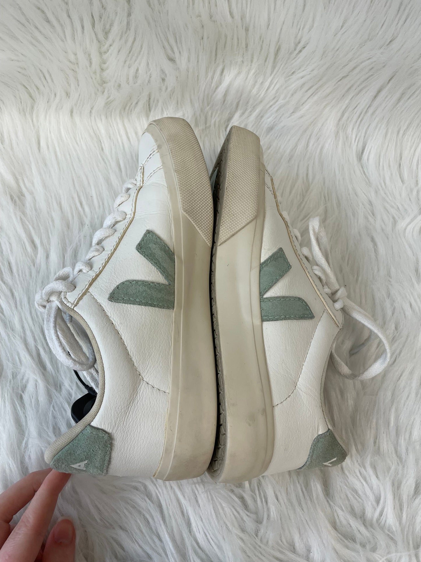 Shoes Sneakers By Veja In Cream & Green, Size: 6