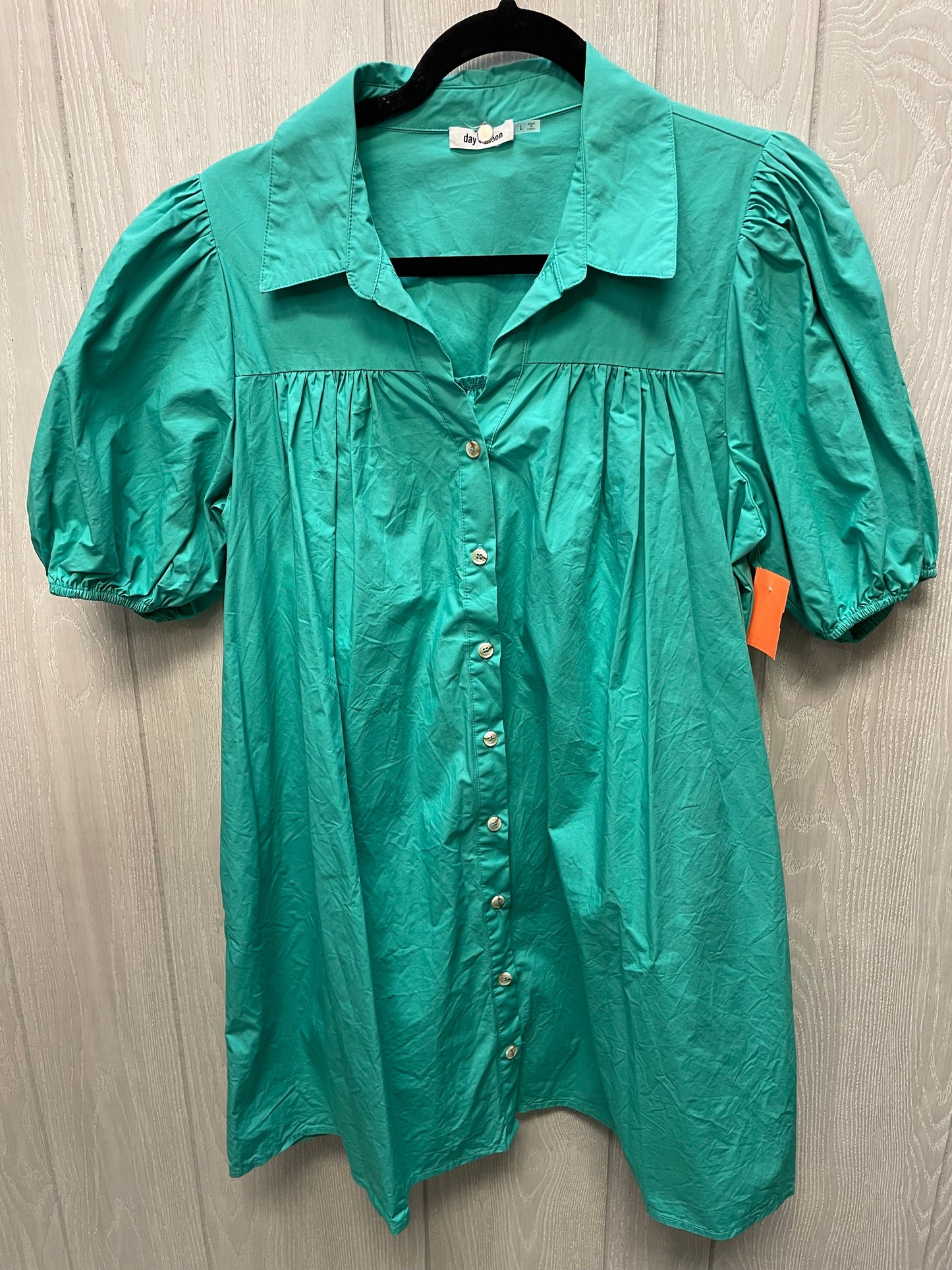 Dress Casual Short By Clothes Mentor In Green, Size: L