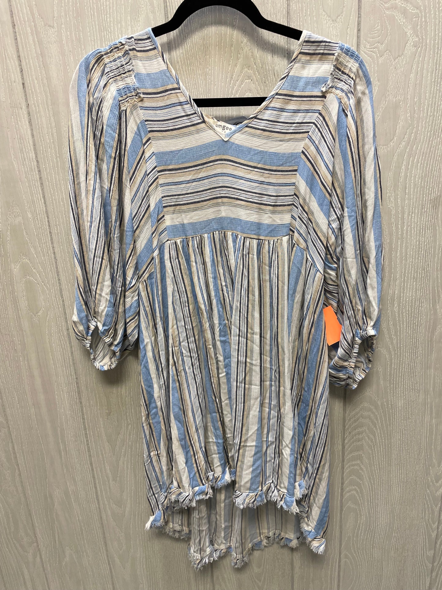 Dress Casual Short By Umgee In Striped Pattern, Size: M