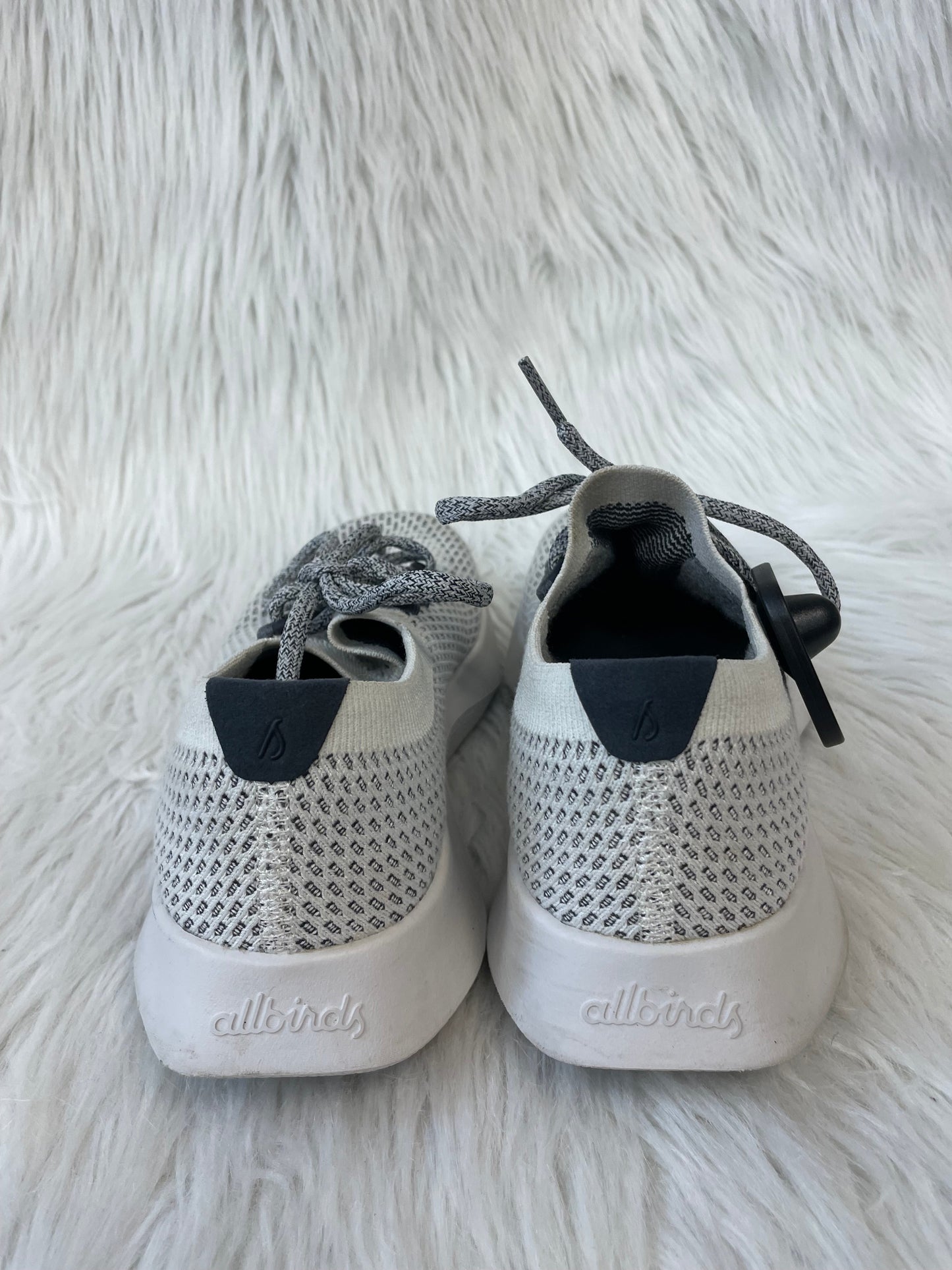 Shoes Athletic By Allbirds In Grey & White, Size: 6.5