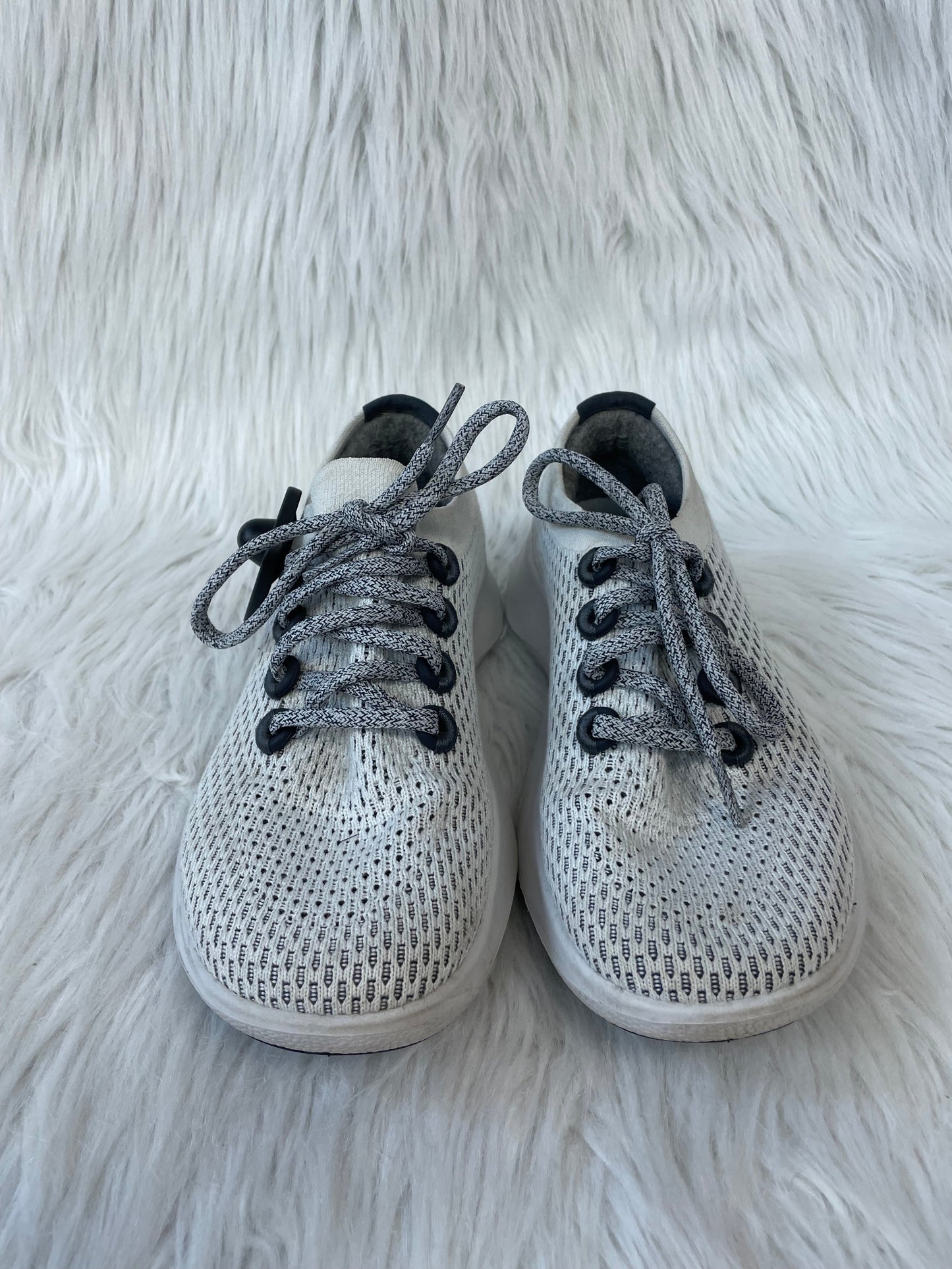 Shoes Athletic By Allbirds In Grey & White, Size: 6.5