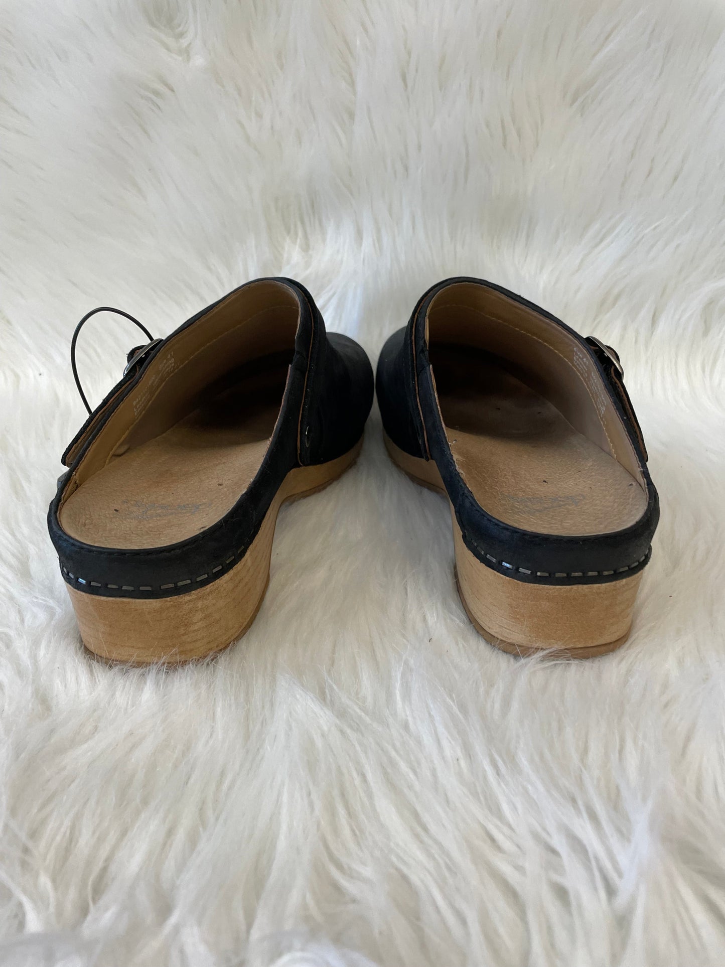 Shoes Heels Block By Dansko  Size: 9.5