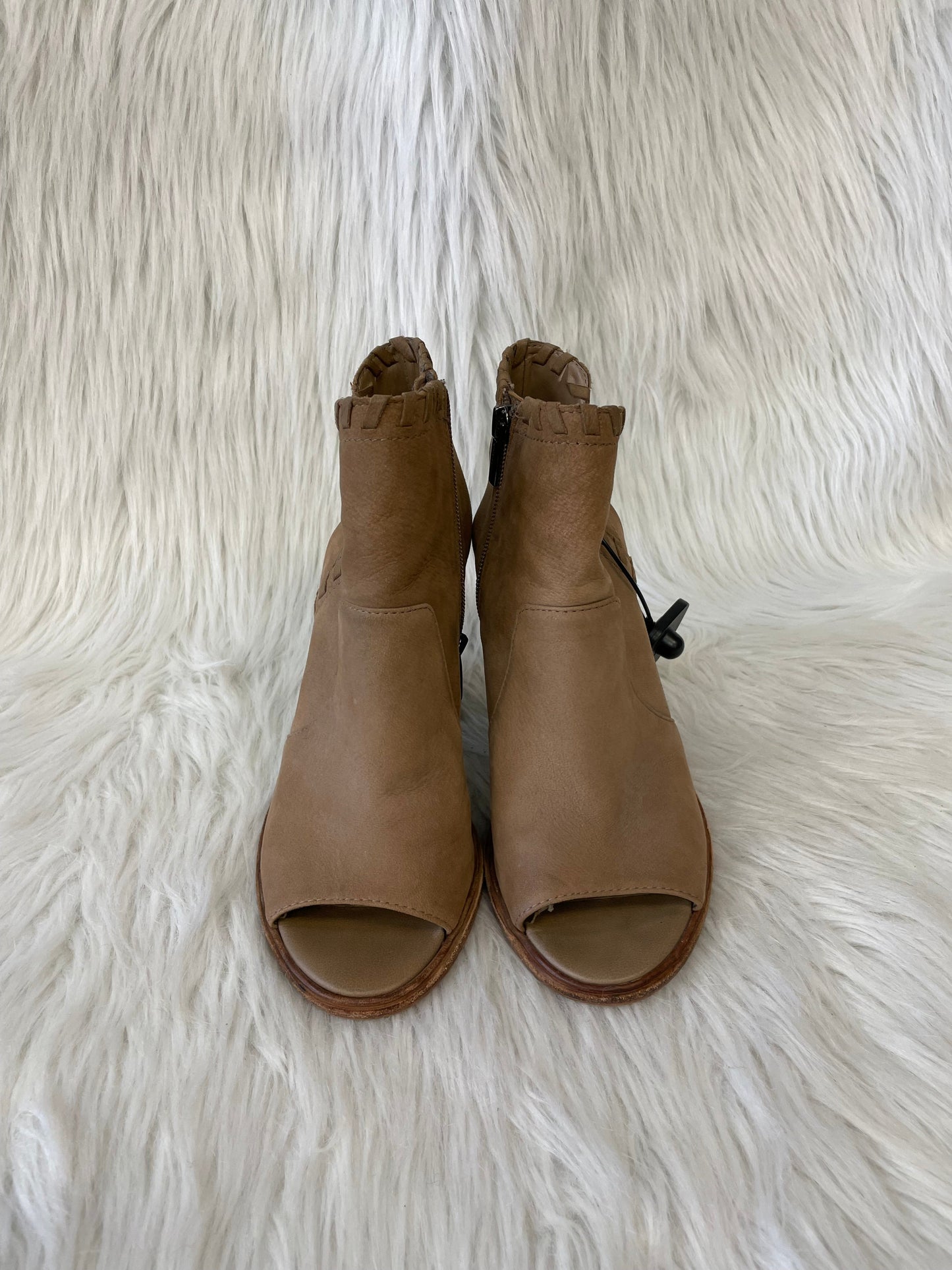 Tan Shoes Heels Block Vince Camuto, Size 6.5