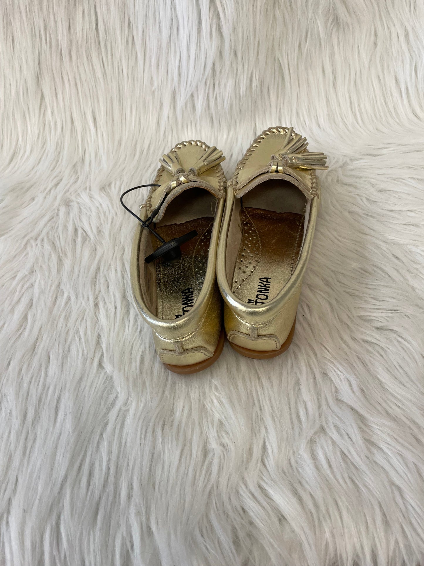 Gold Shoes Flats Minnetonka, Size 6