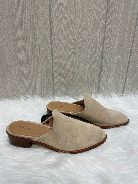 Tan Shoes Flats Soludos, Size 8