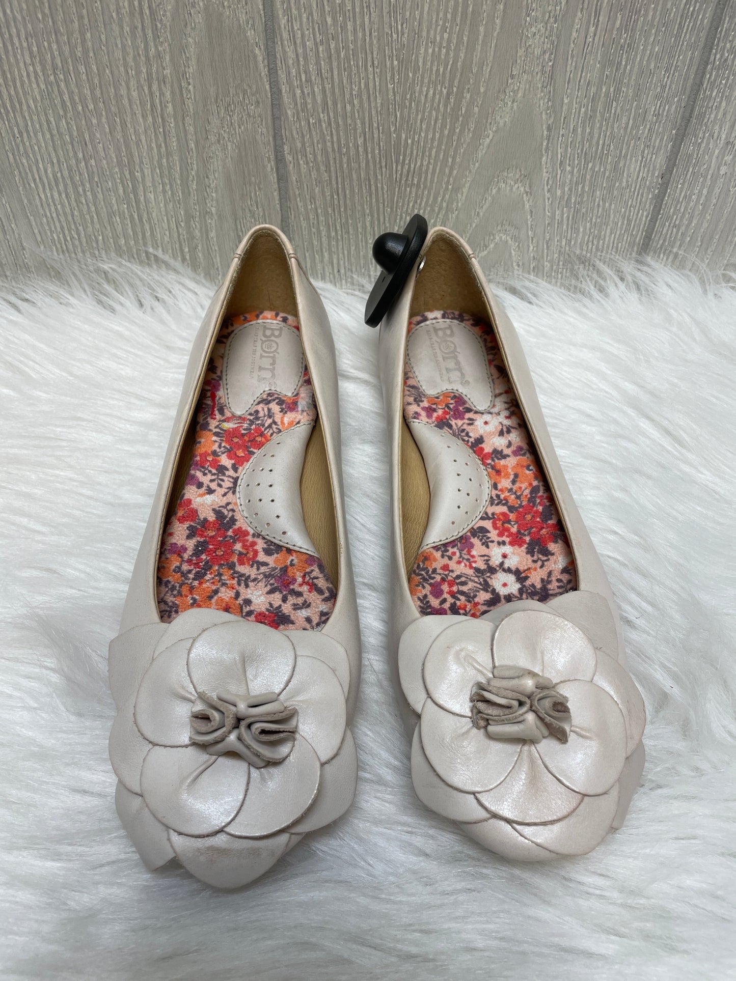 Cream Shoes Flats Born, Size 6.5