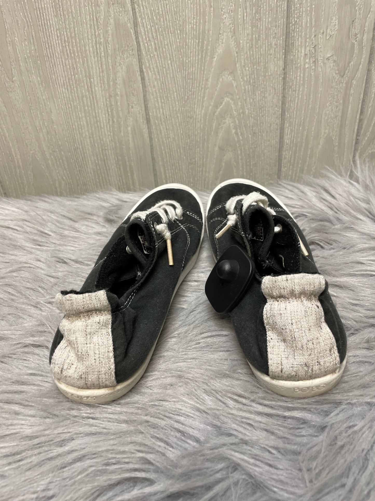 Shoes Sneakers By Bobs In Black, Size: 8