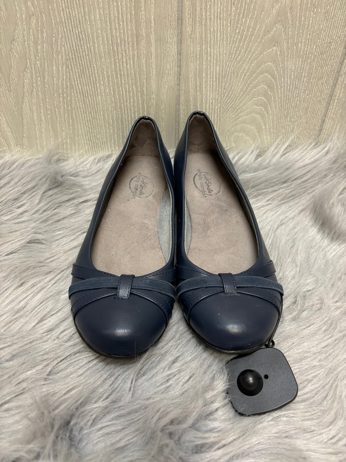Navy Shoes Flats Life Stride, Size 8