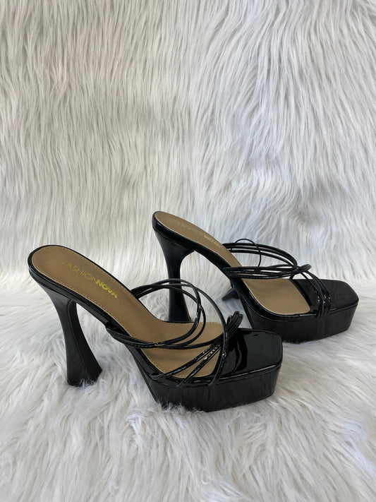 Black Sandals Heels Block Fashion Nova, Size 10
