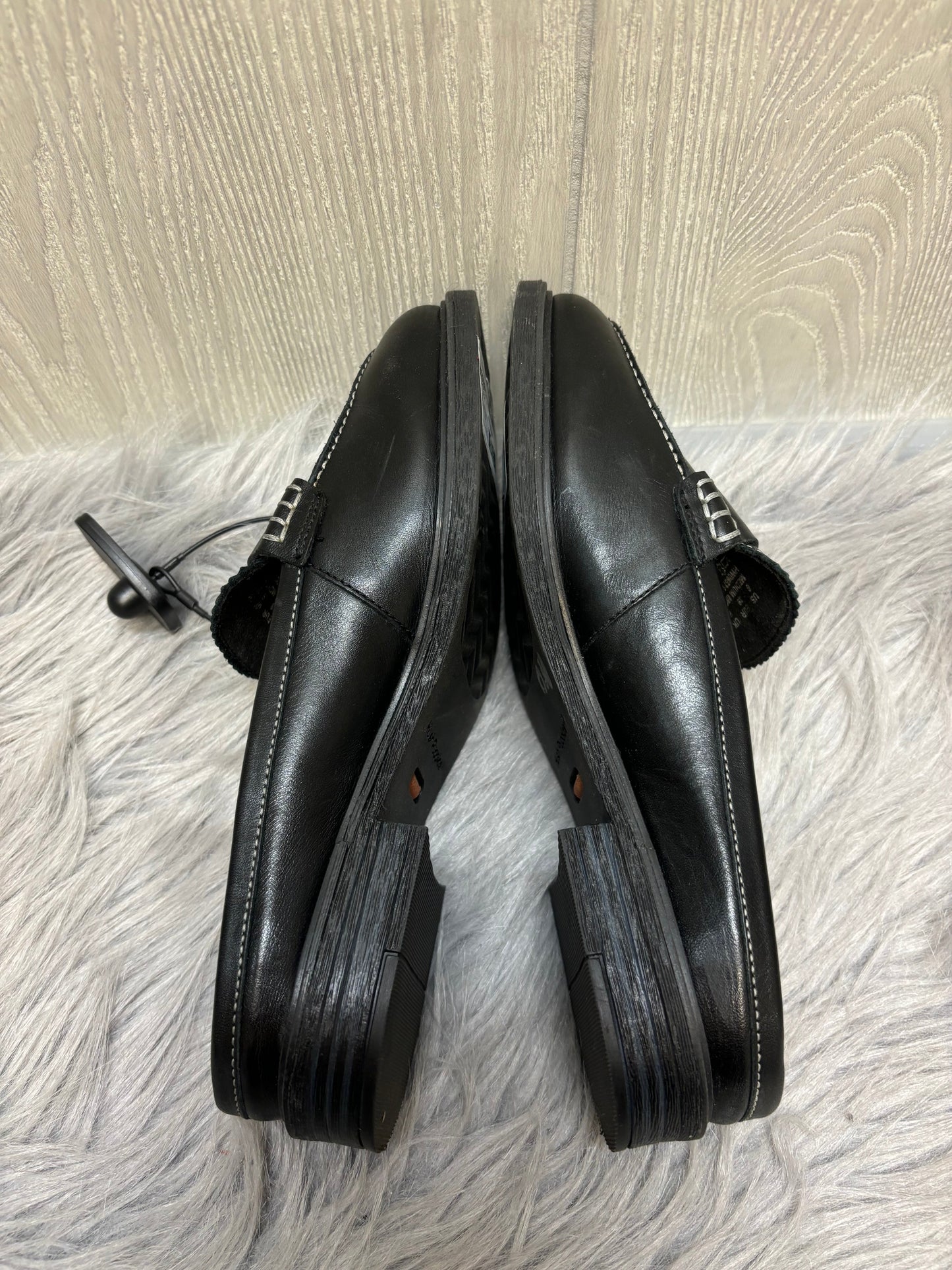 Black Shoes Flats Hush Puppies, Size 8