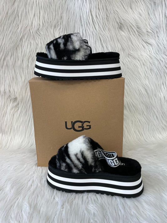Black & White Sandals Designer Ugg, Size 6
