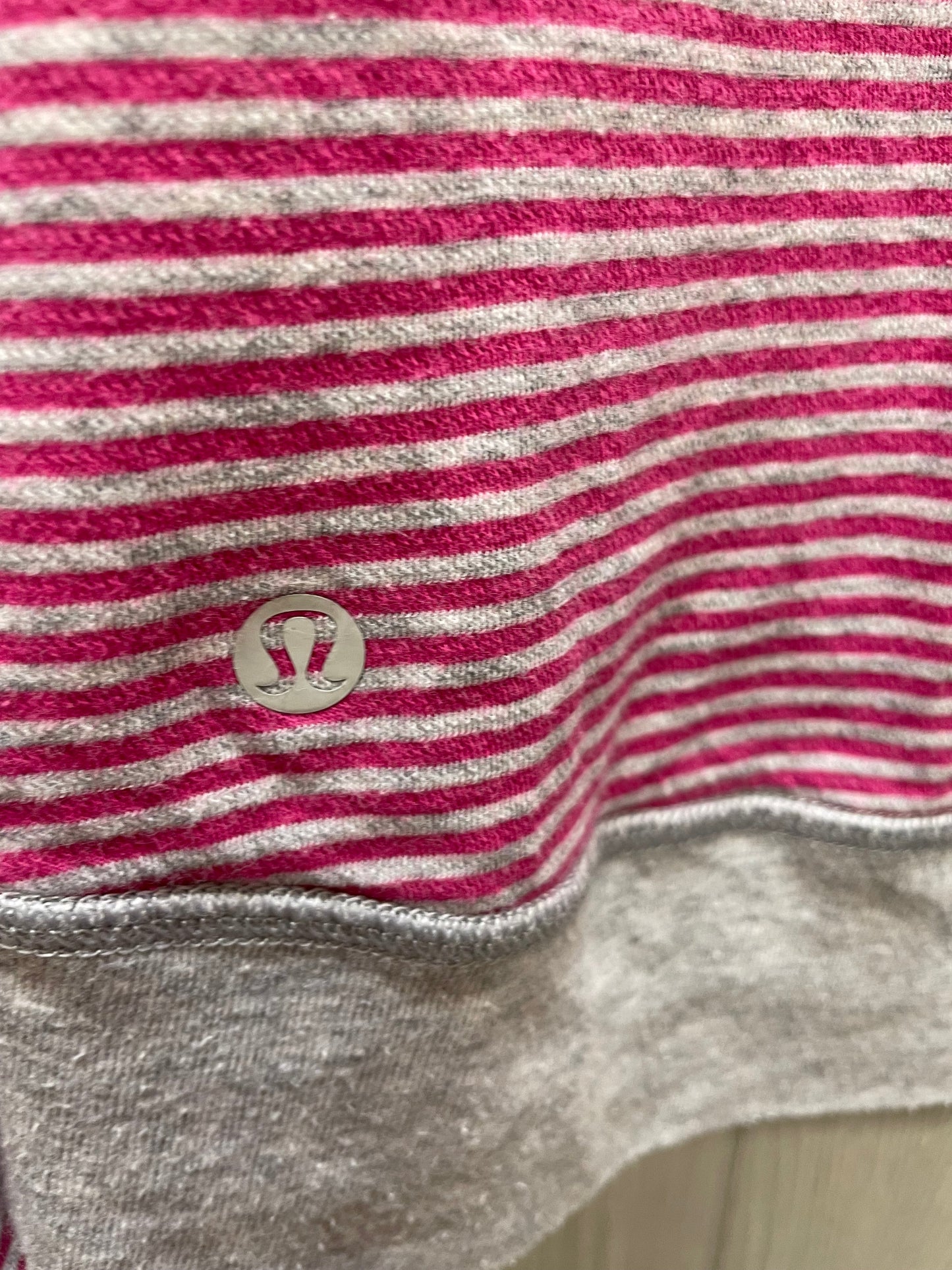 Athletic Top Long Sleeve Collar By Lululemon In Grey & Pink, Size: S