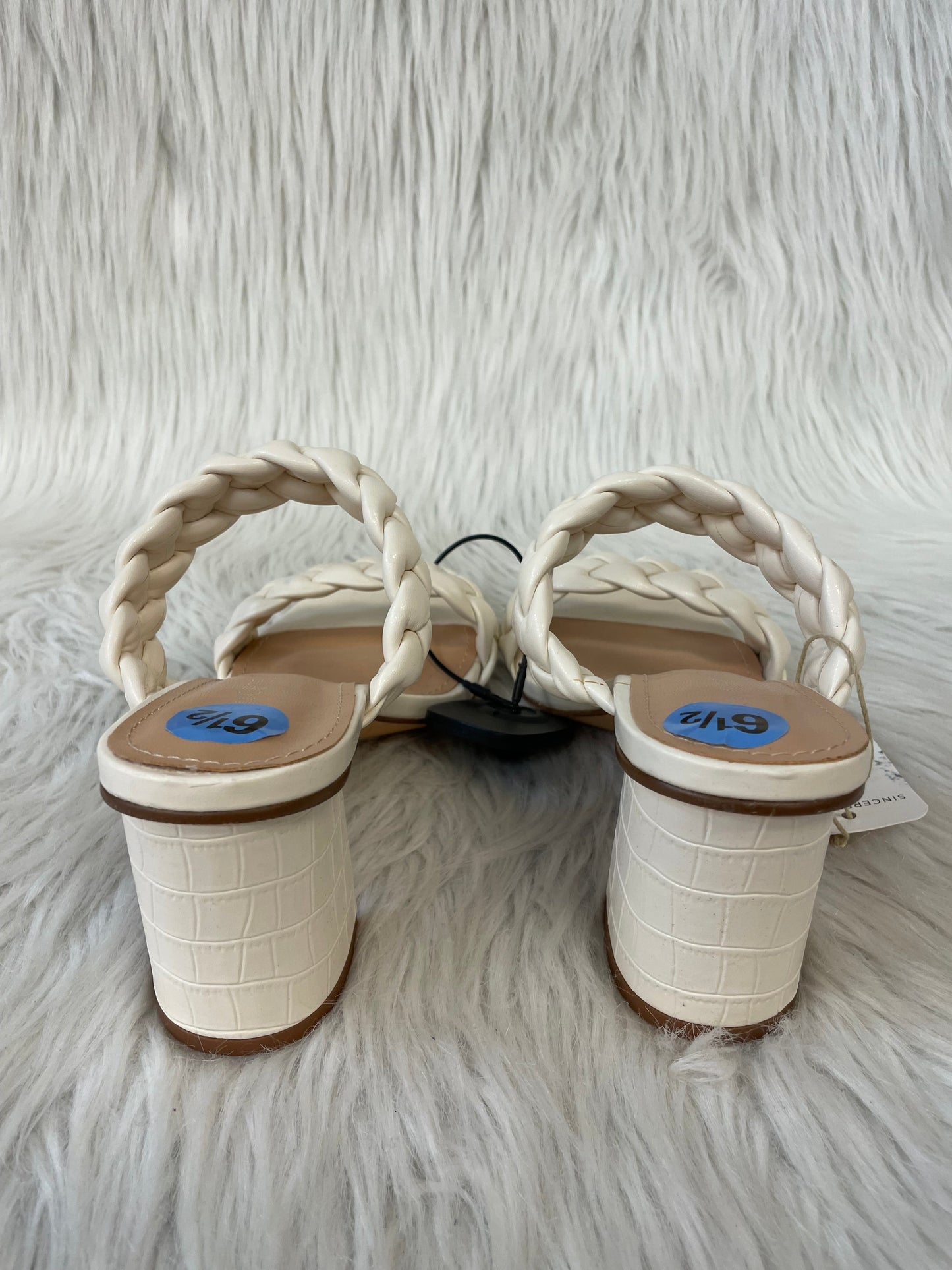 Sandals Heels Block By Clothes Mentor In Cream, Size: 6.5