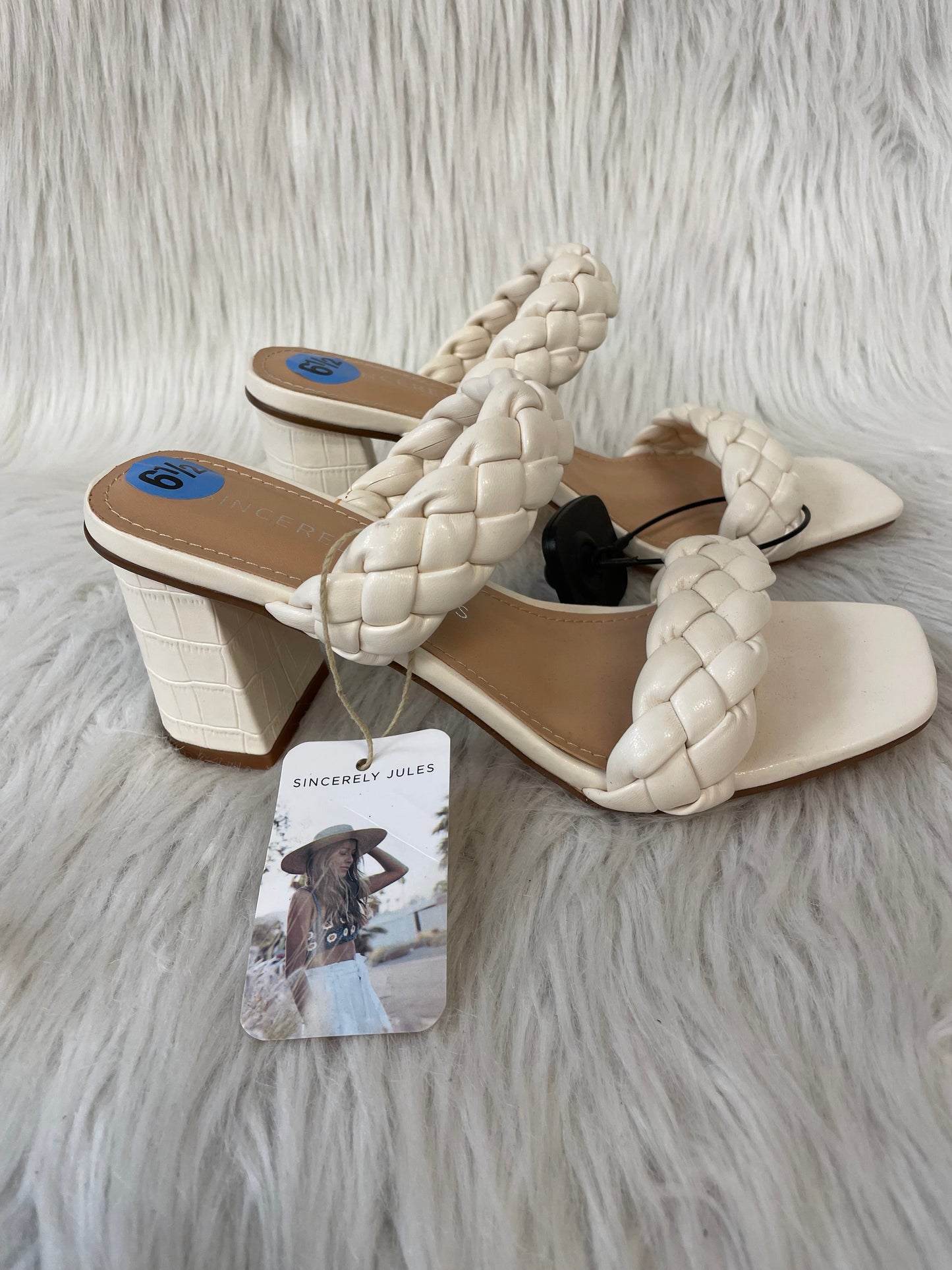 Sandals Heels Block By Clothes Mentor In Cream, Size: 6.5