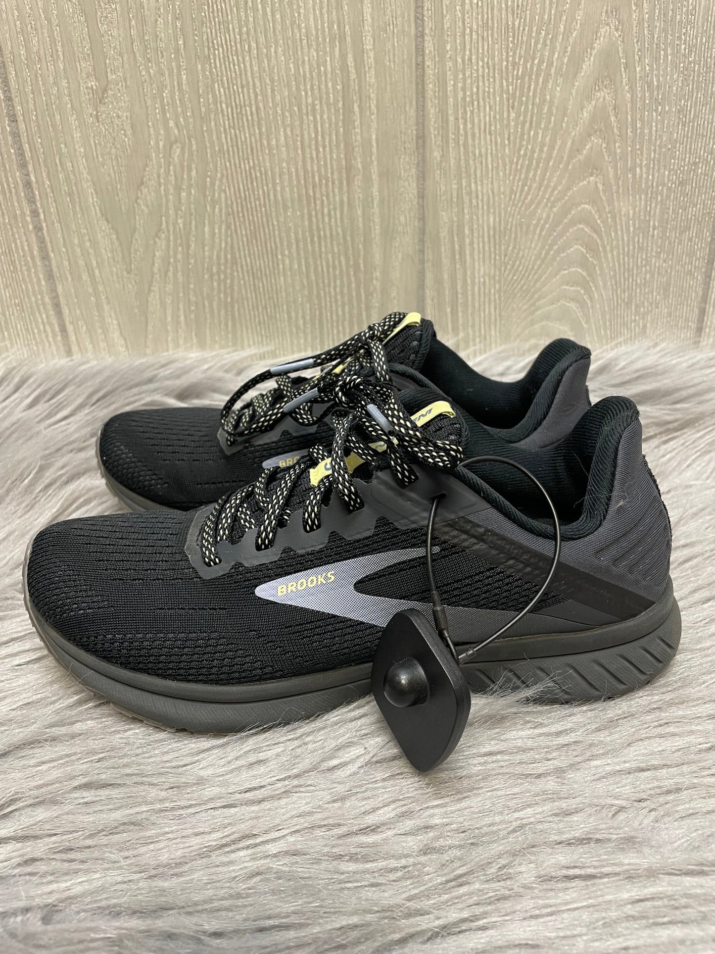 Shoes Athletic By Brooks In Black & Grey, Size: 6