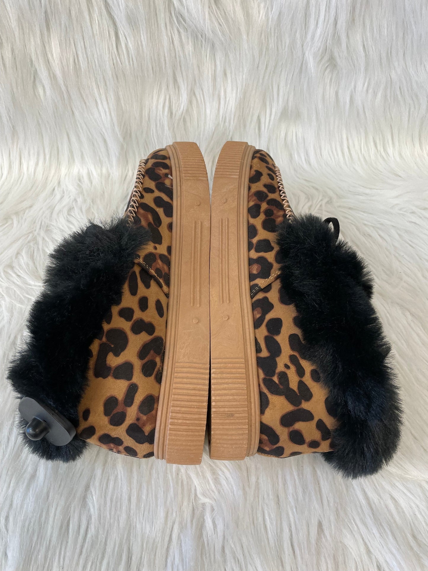 Shoes Sneakers By Clothes Mentor In Animal Print, Size: 10