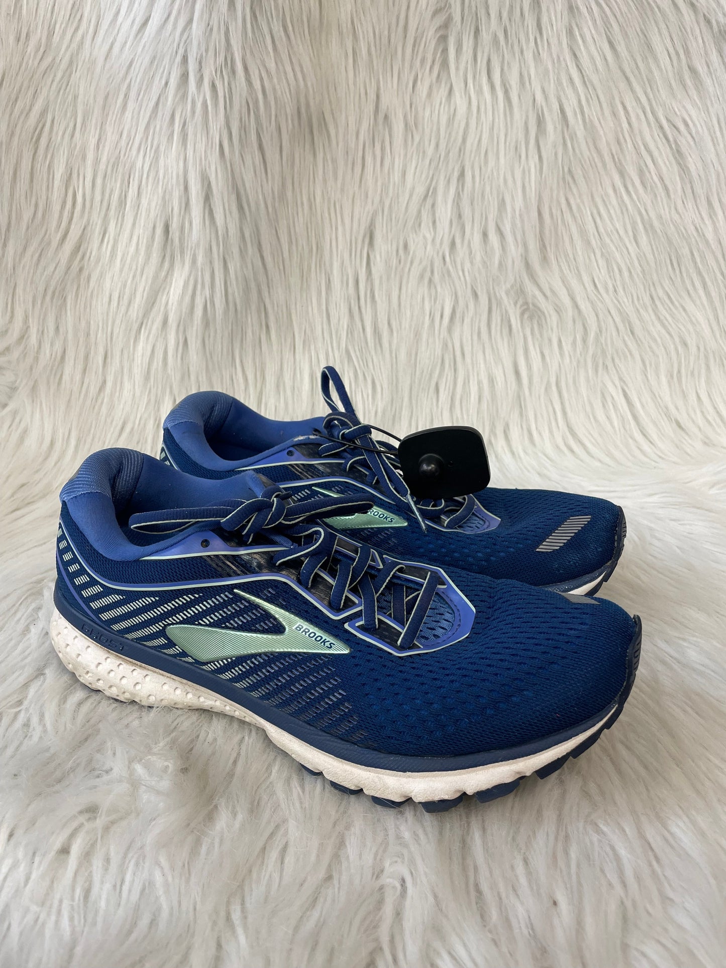 Shoes Athletic By Brooks In Blue, Size: 9.5