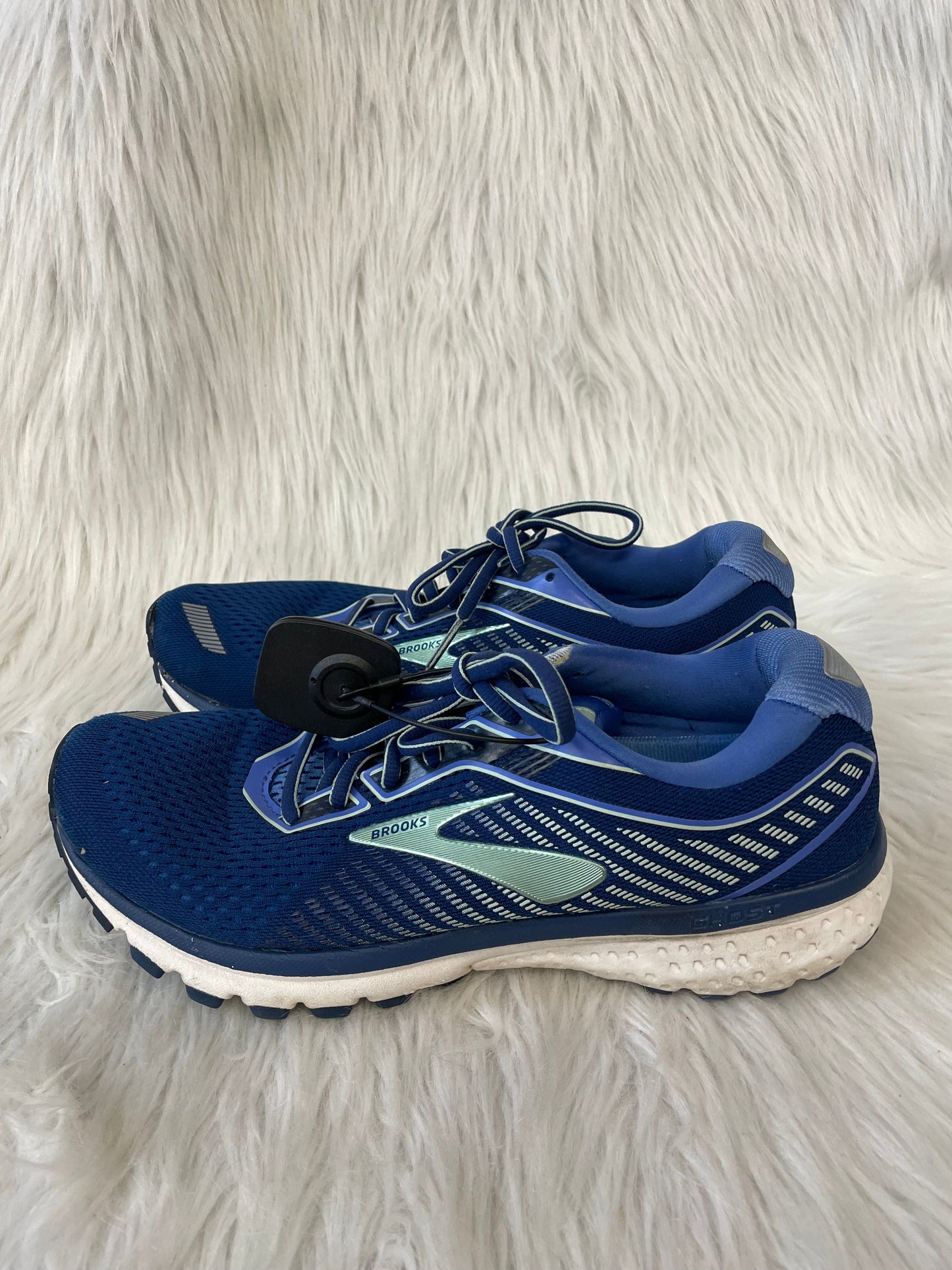 Shoes Athletic By Brooks In Blue, Size: 9.5