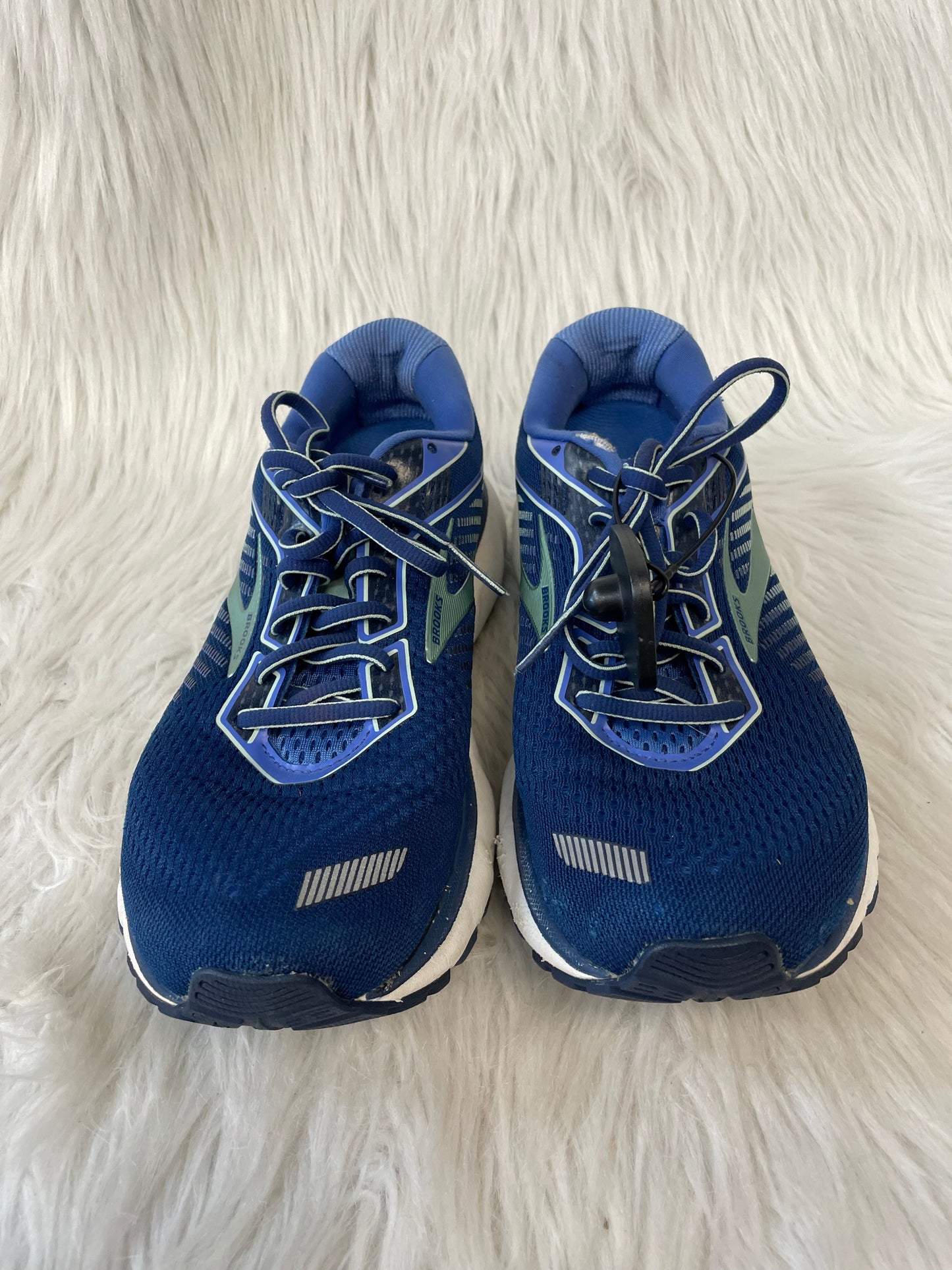 Shoes Athletic By Brooks In Blue, Size: 9.5