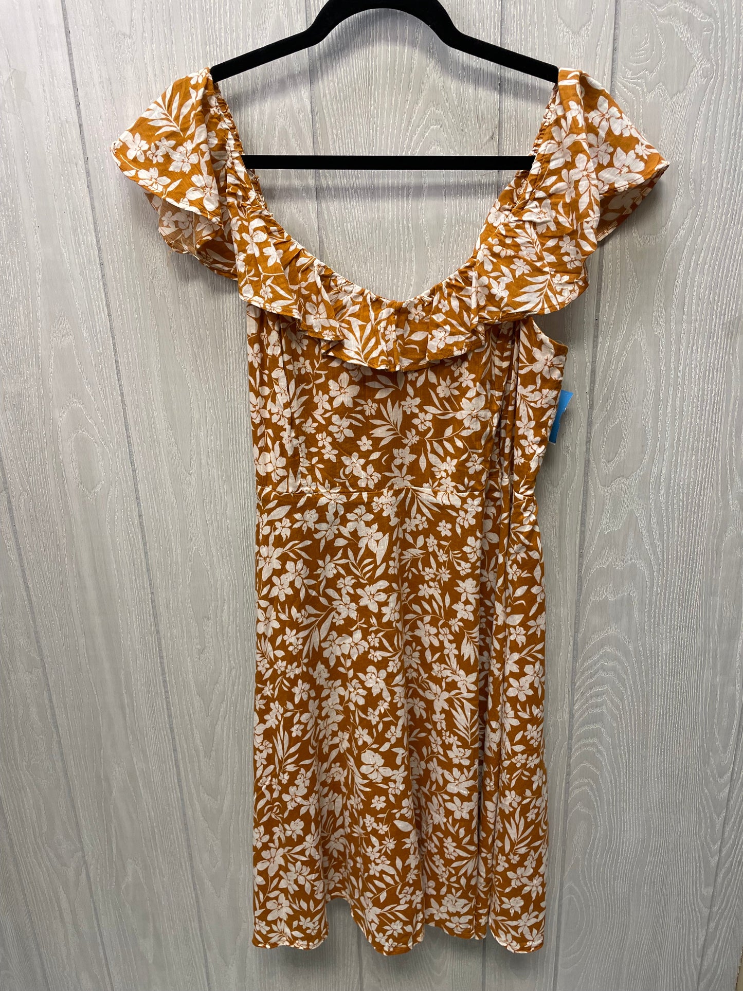 Dress Casual Short By Old Navy In Cream & Orange, Size: L