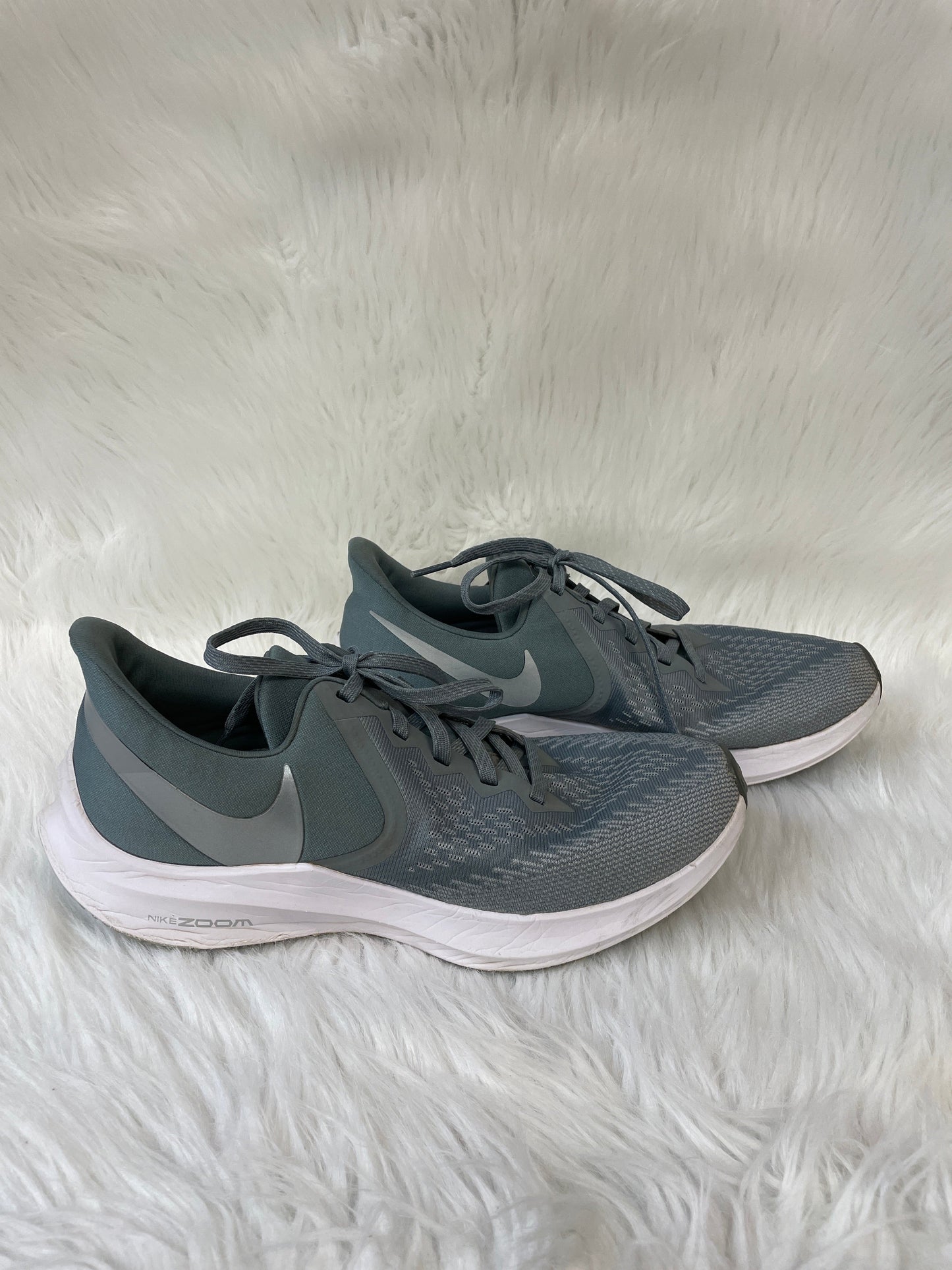 Shoes Athletic By Nike In Grey, Size: 11