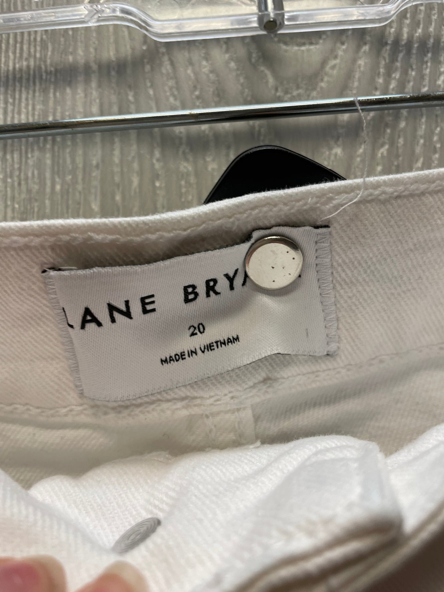 Shorts By Lane Bryant In White Denim, Size: 20