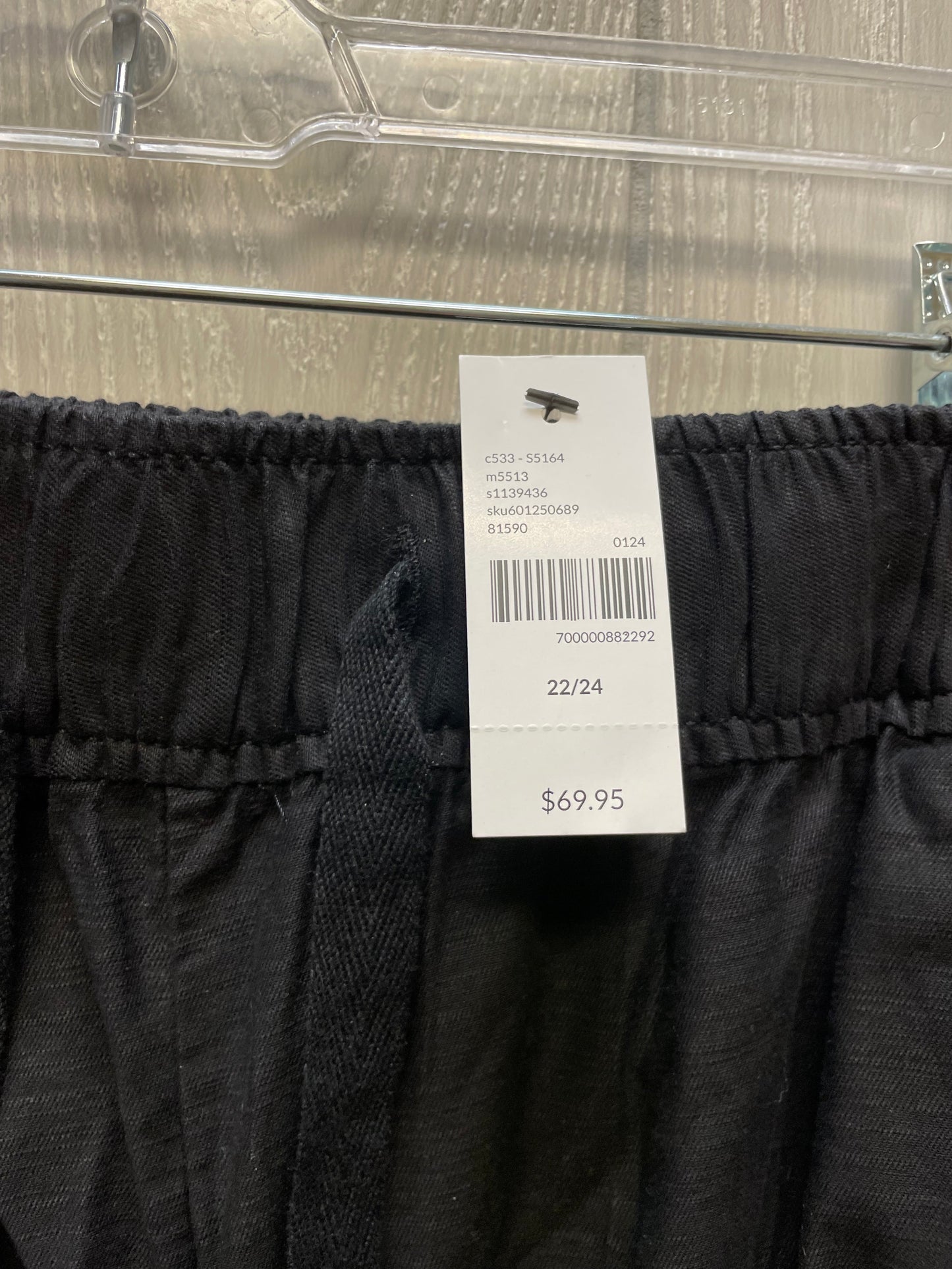 Pants Cropped By Lane Bryant In Black, Size: 22