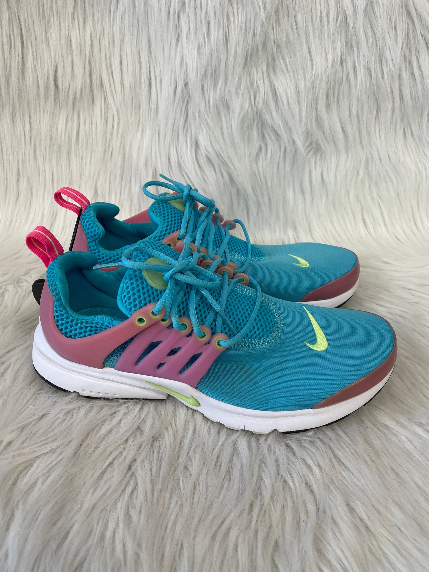 Shoes Athletic By Nike In Blue & Pink, Size: 7.5