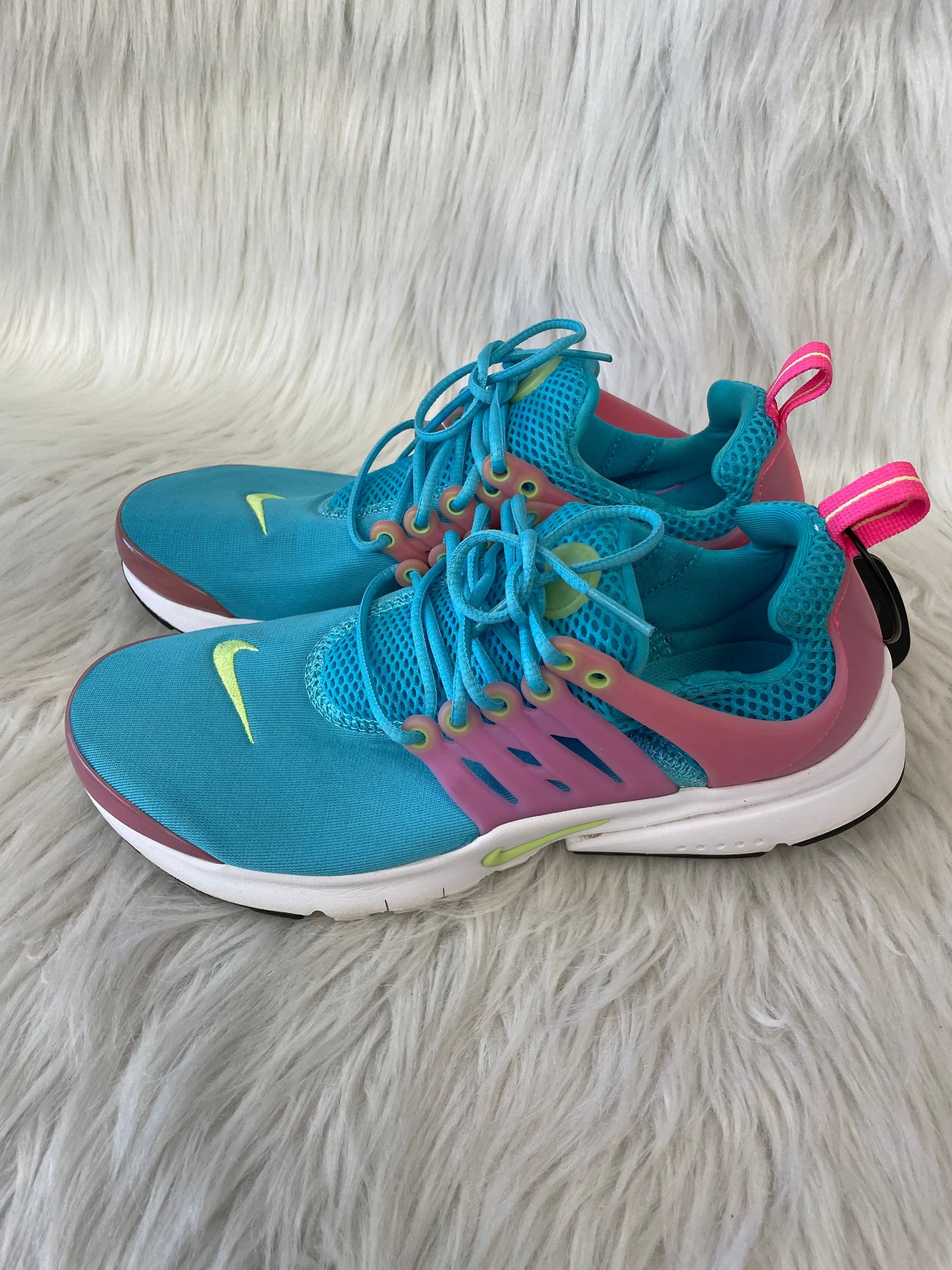 Shoes Athletic By Nike In Blue & Pink, Size: 7.5