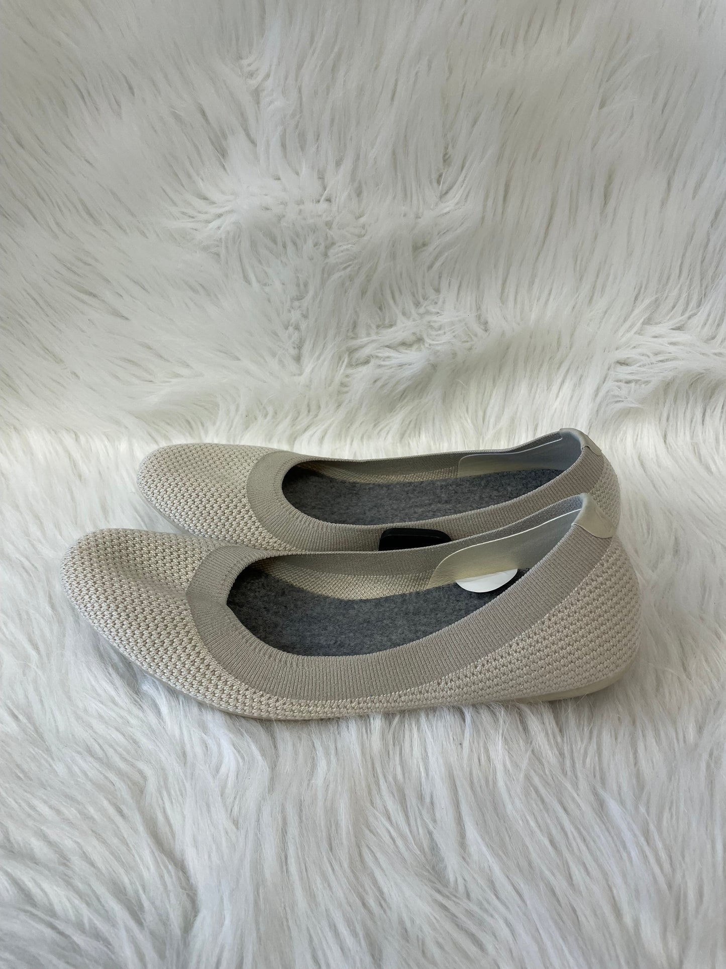 Shoes Flats By Allbirds In Cream, Size: 10