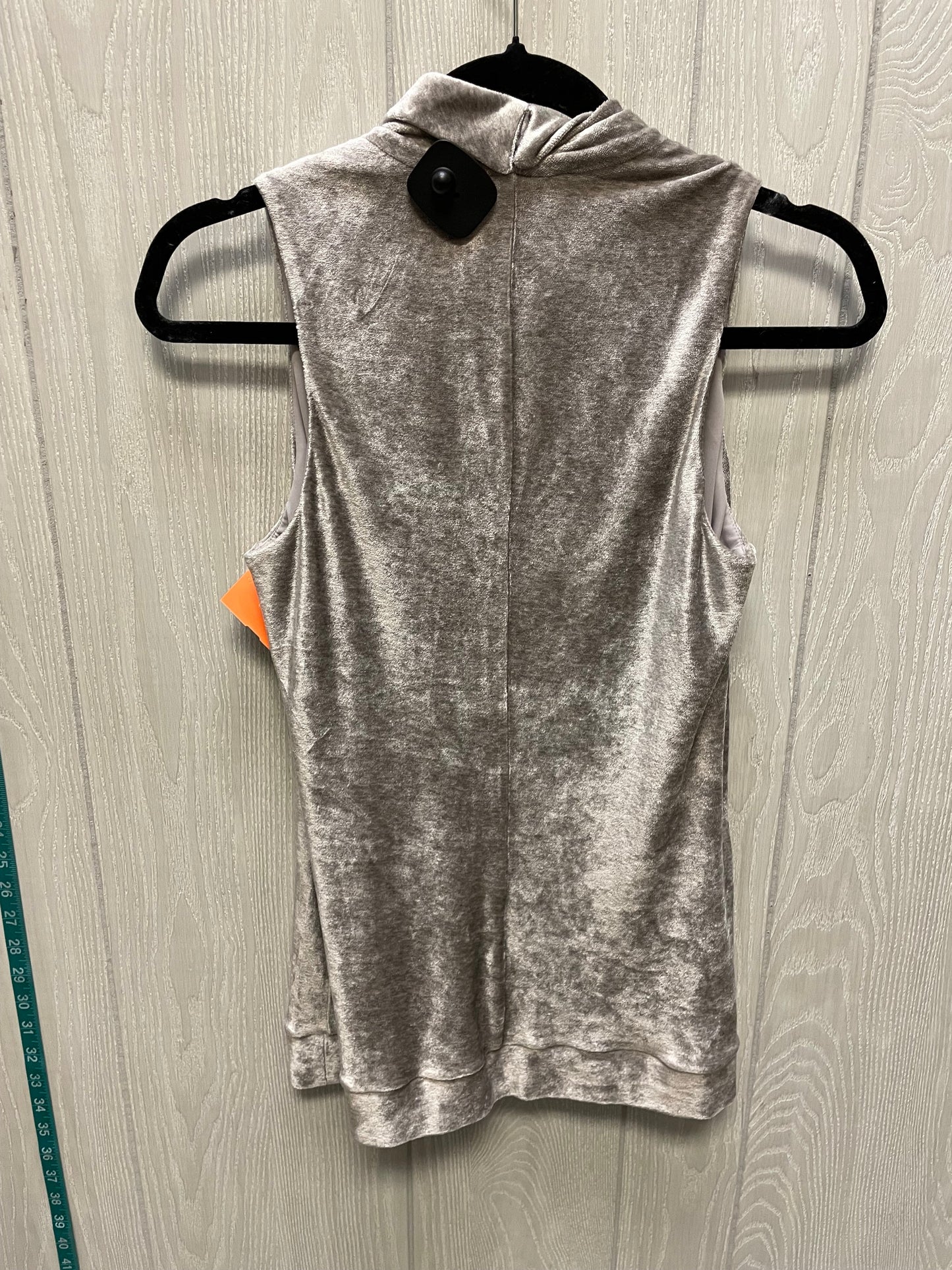 Top Sleeveless By Etcetra In Silver, Size: Xs