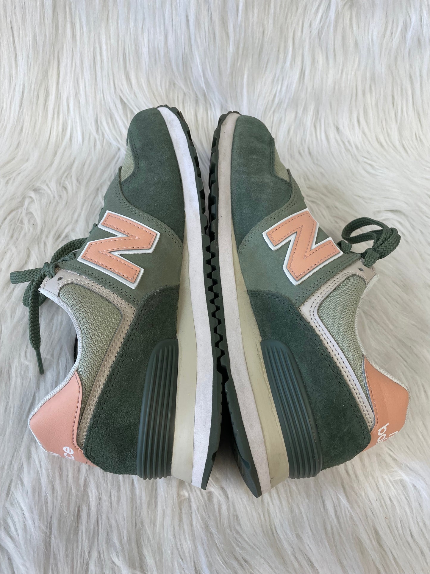 Shoes Sneakers By New Balance In Green & Tan, Size: 10