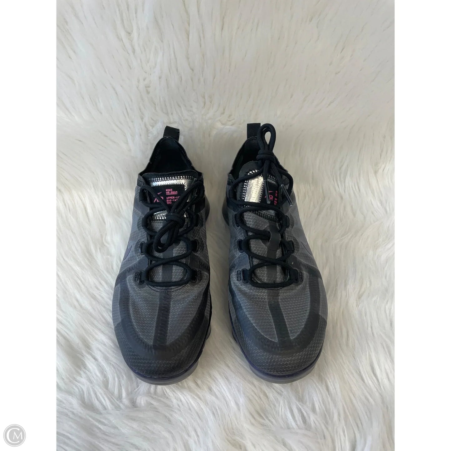 Shoes Sneakers By Nike In Grey, Size: 7