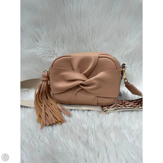 Crossbody By Clothes Mentor, Size: Medium
