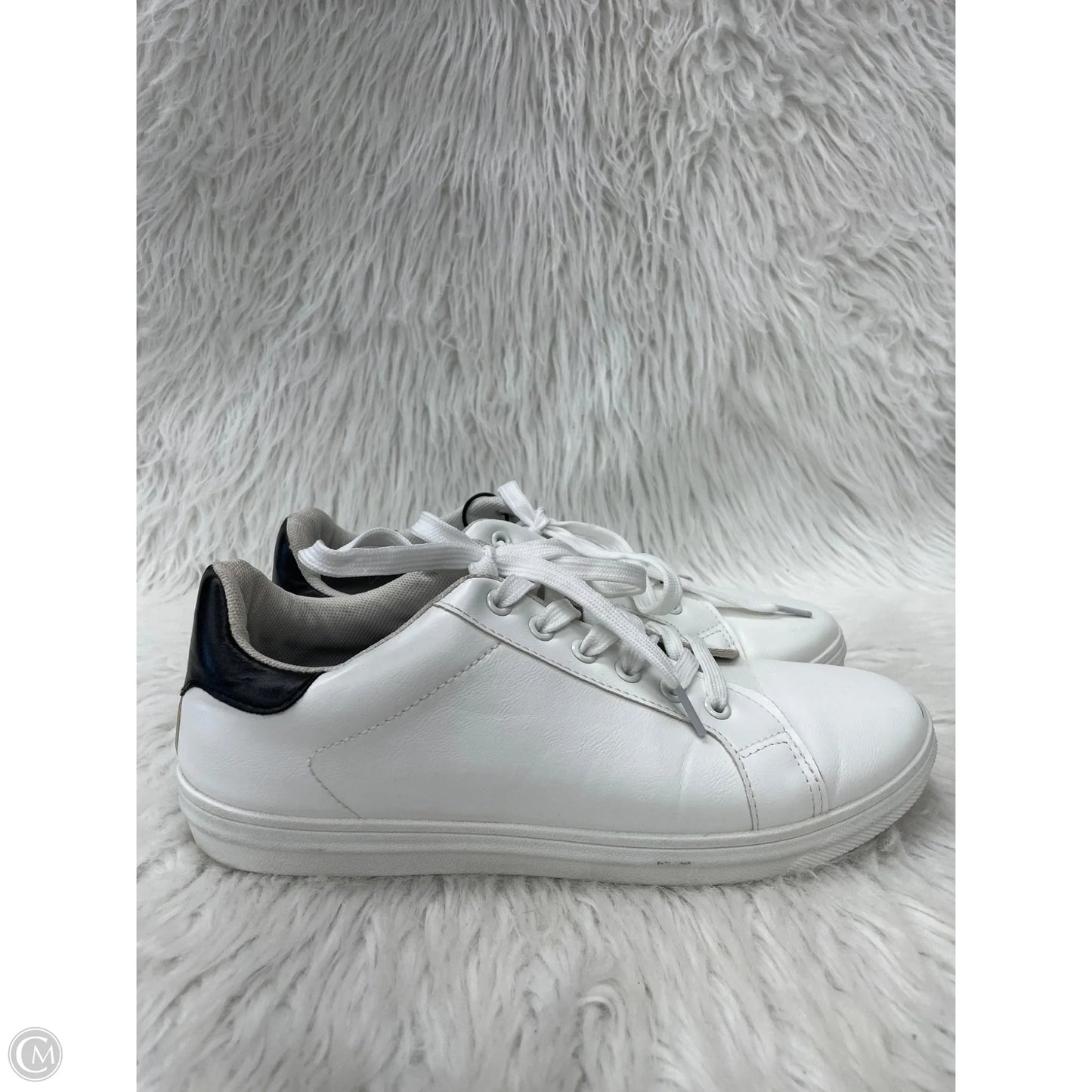 Shoes Sneakers By Calvin Klein In White, Size: 9