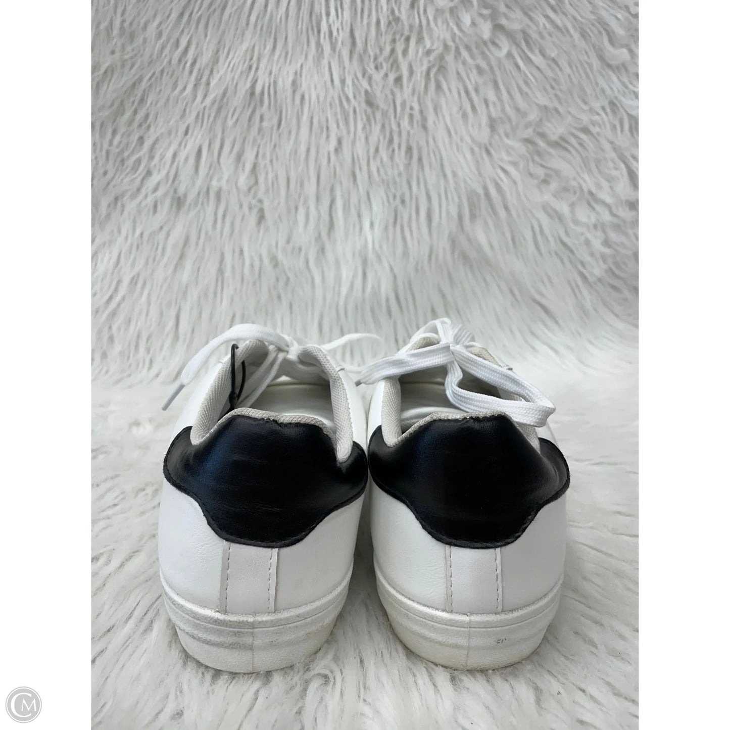 Shoes Sneakers By Calvin Klein In White, Size: 9