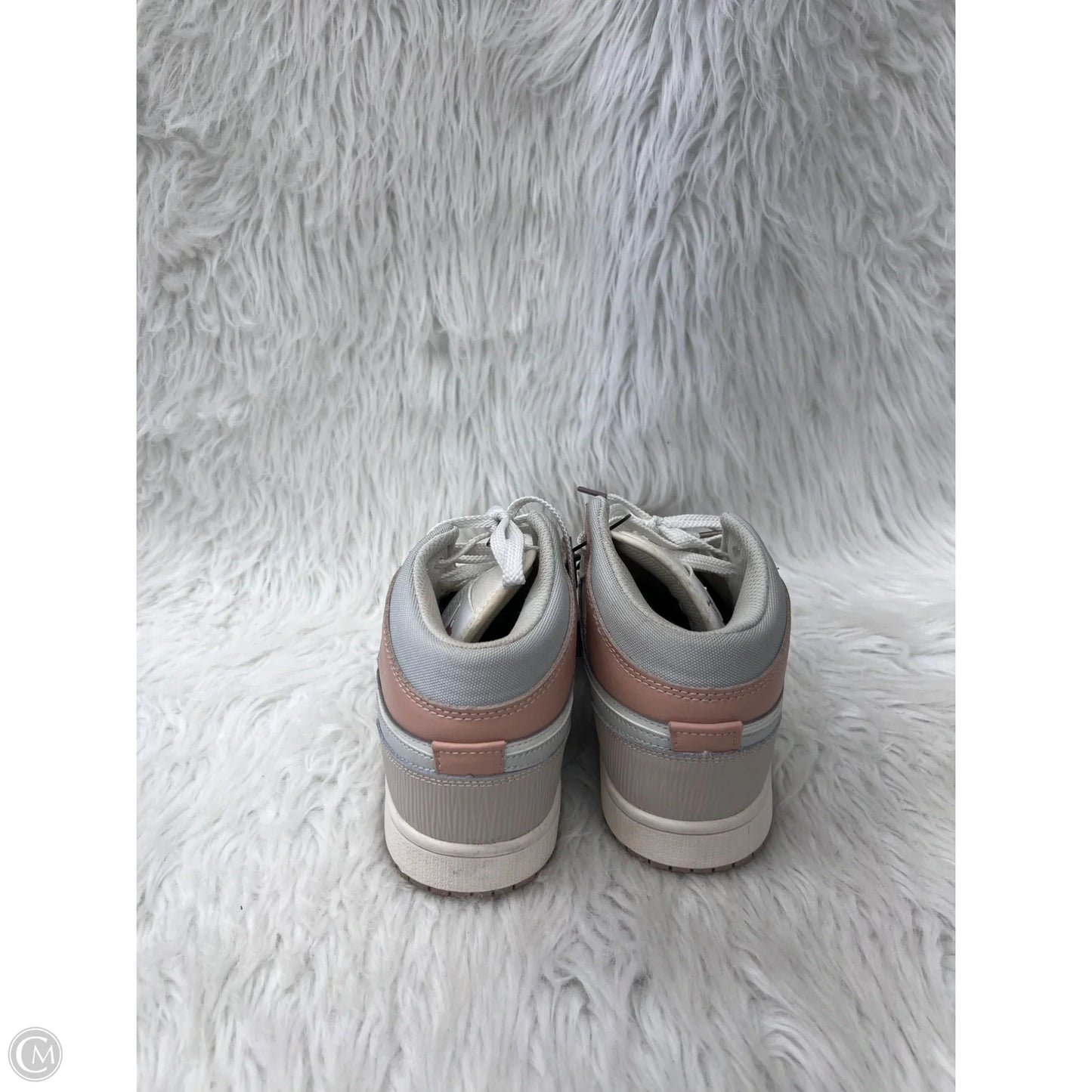 Shoes Sneakers By Nike In Cream & Tan, Size: 9.5